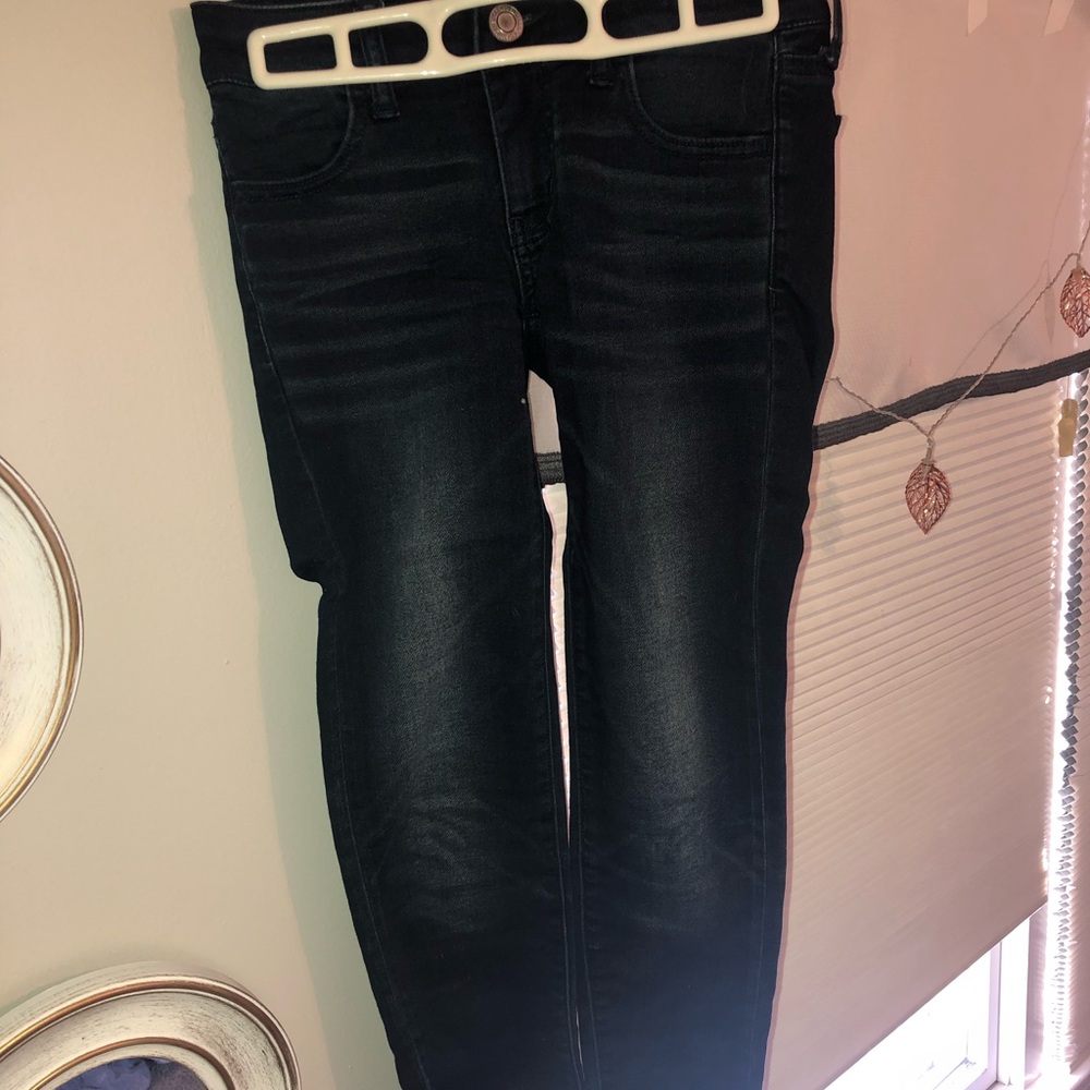 AMERICAN EAGLE DARK WASH JEANS